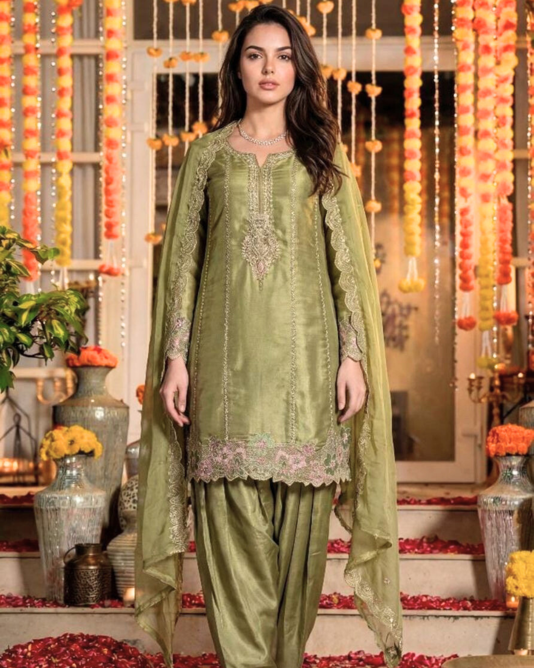 Heritage Glow Embroidered Three-Piece Tissue Suite