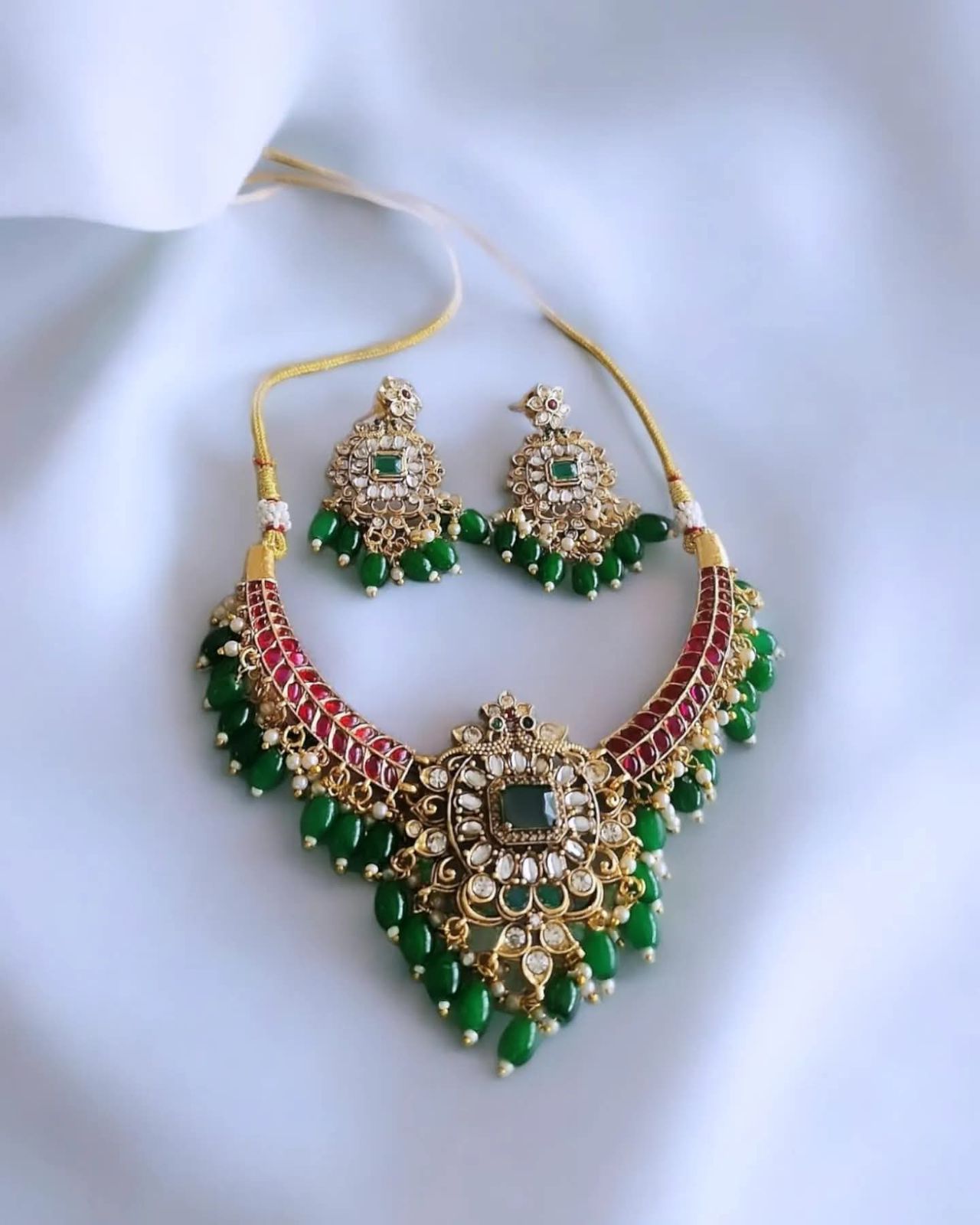 Royal jewellery set