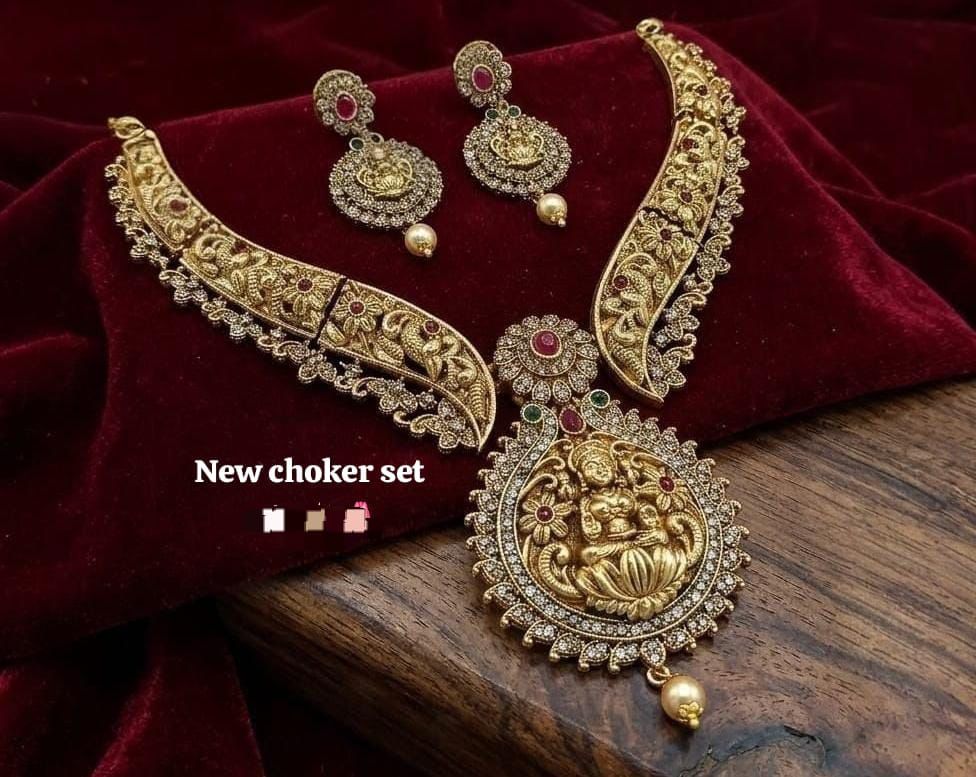 Royal jewellery set